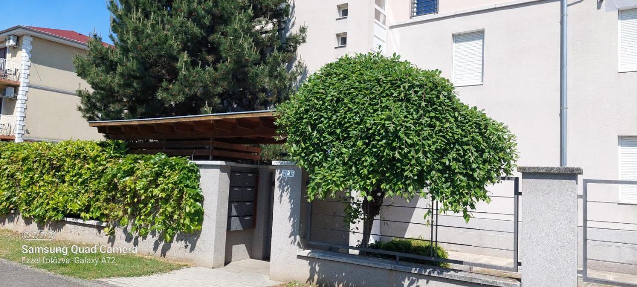 Beszedes-Lak, Aranypart Apartment Siofok Exterior photo